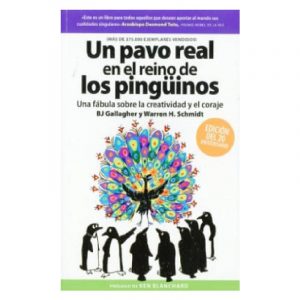 UN PAVO REAL EN EL REINO DE LOS PINGÜINOS